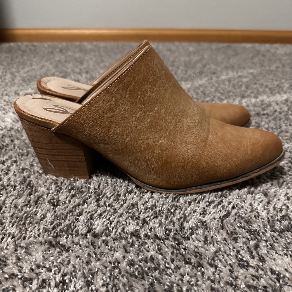 Seven7 Dandy Mules - Tan Leather W9